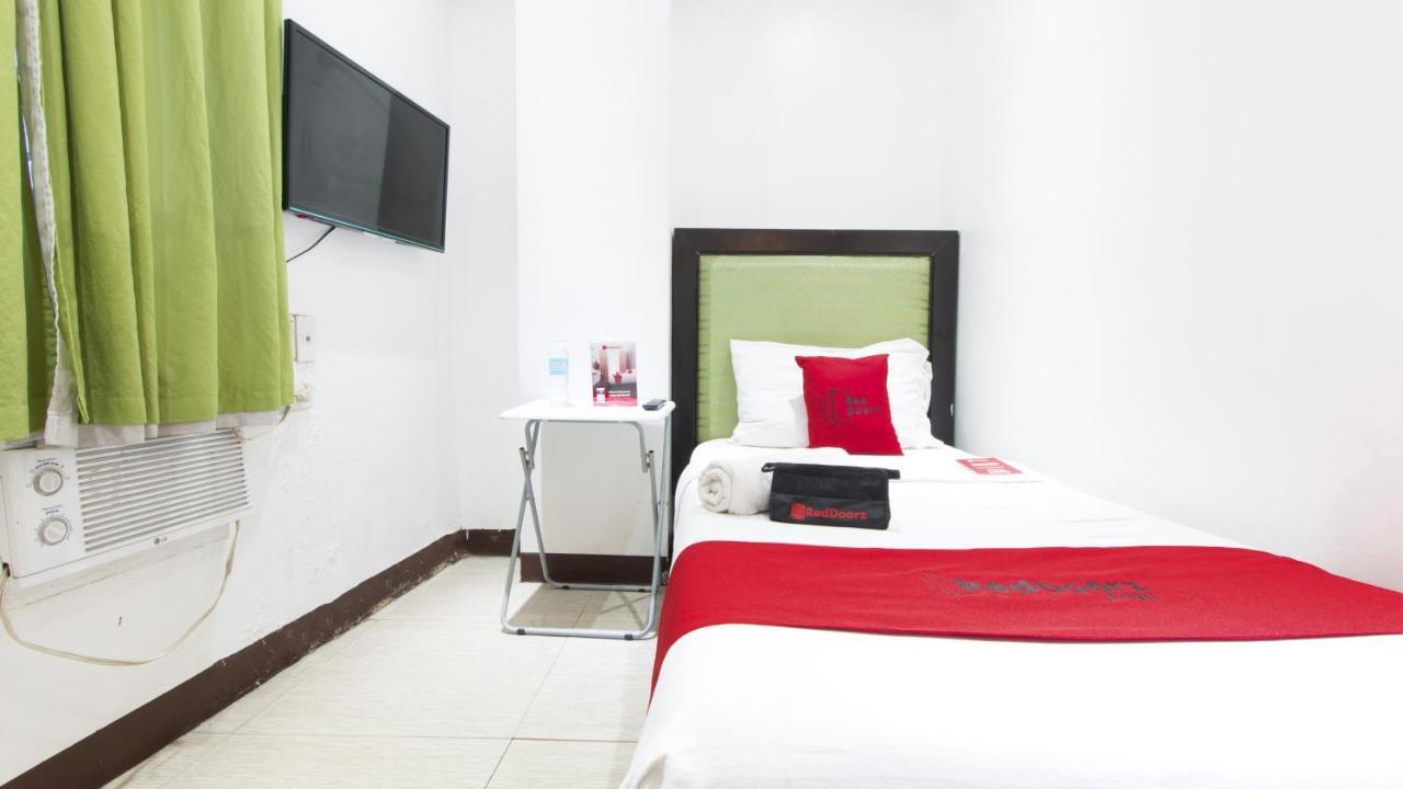 Hotel Reddoorz @ Real Fatima Tacloban Anibong Esterno foto