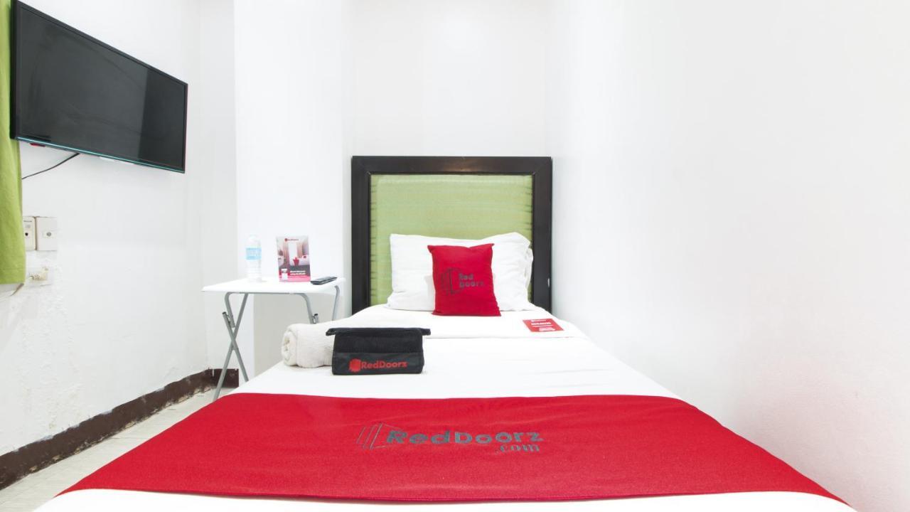 Hotel Reddoorz @ Real Fatima Tacloban Anibong Esterno foto