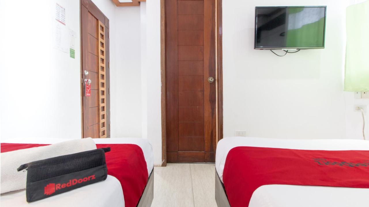 Hotel Reddoorz @ Real Fatima Tacloban Anibong Esterno foto