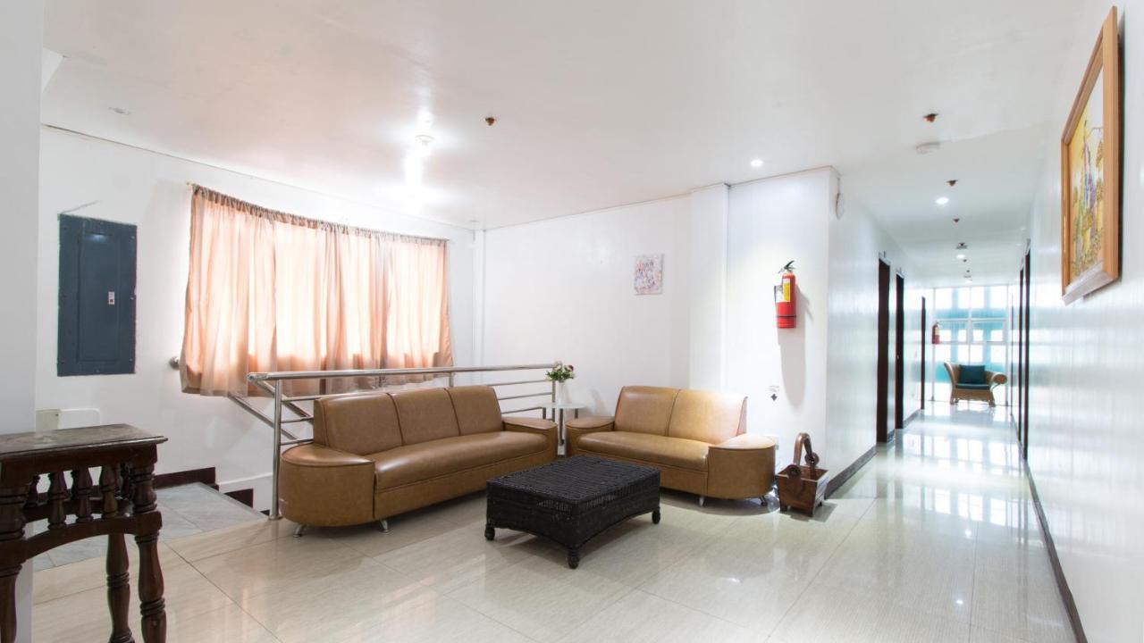 Hotel Reddoorz @ Real Fatima Tacloban Anibong Esterno foto
