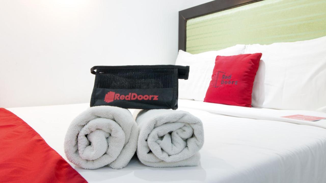 Hotel Reddoorz @ Real Fatima Tacloban Anibong Esterno foto